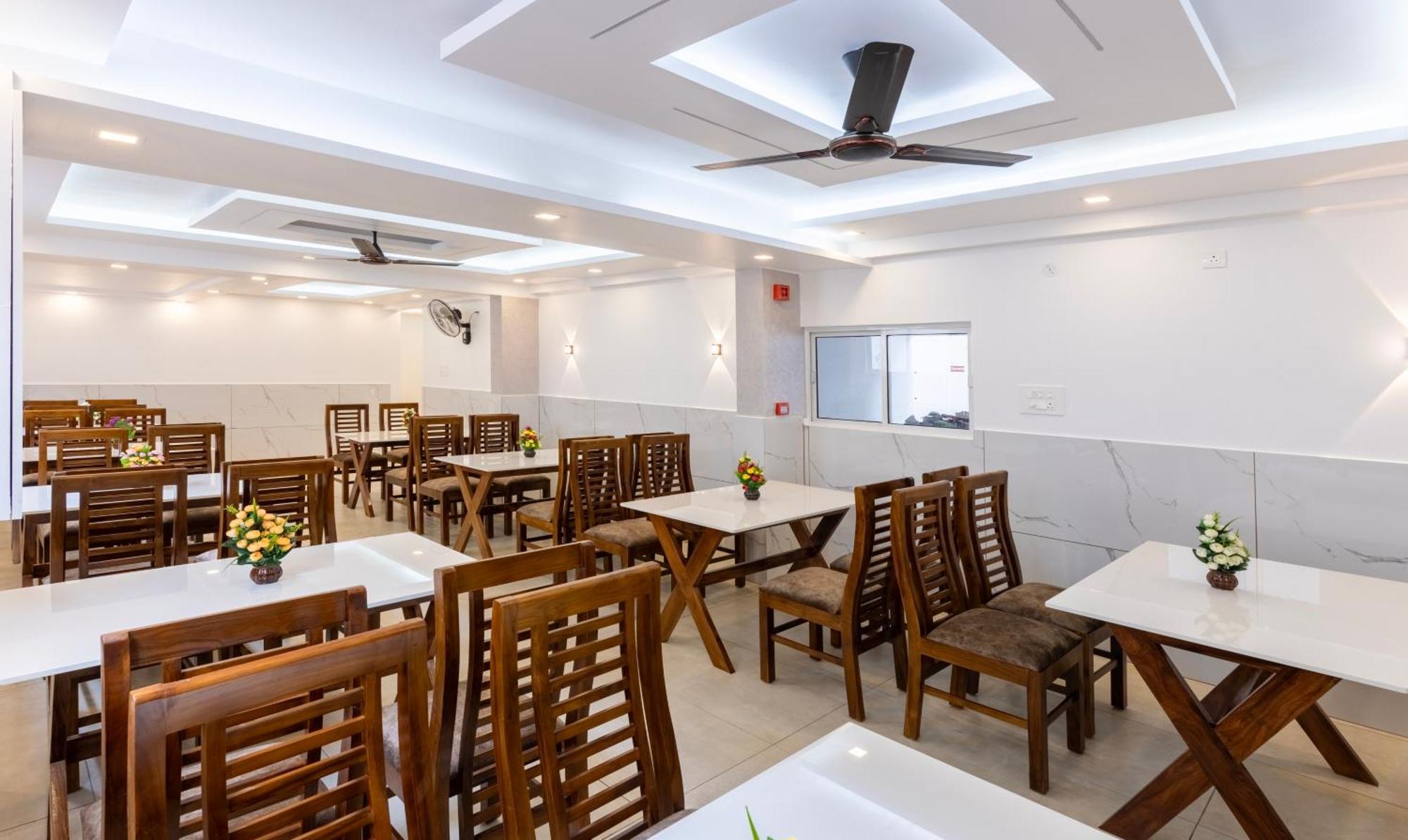 Treebo Premium Cochin Airport, 5 Min From Cochin Airport 호텔 Kochi 외부 사진