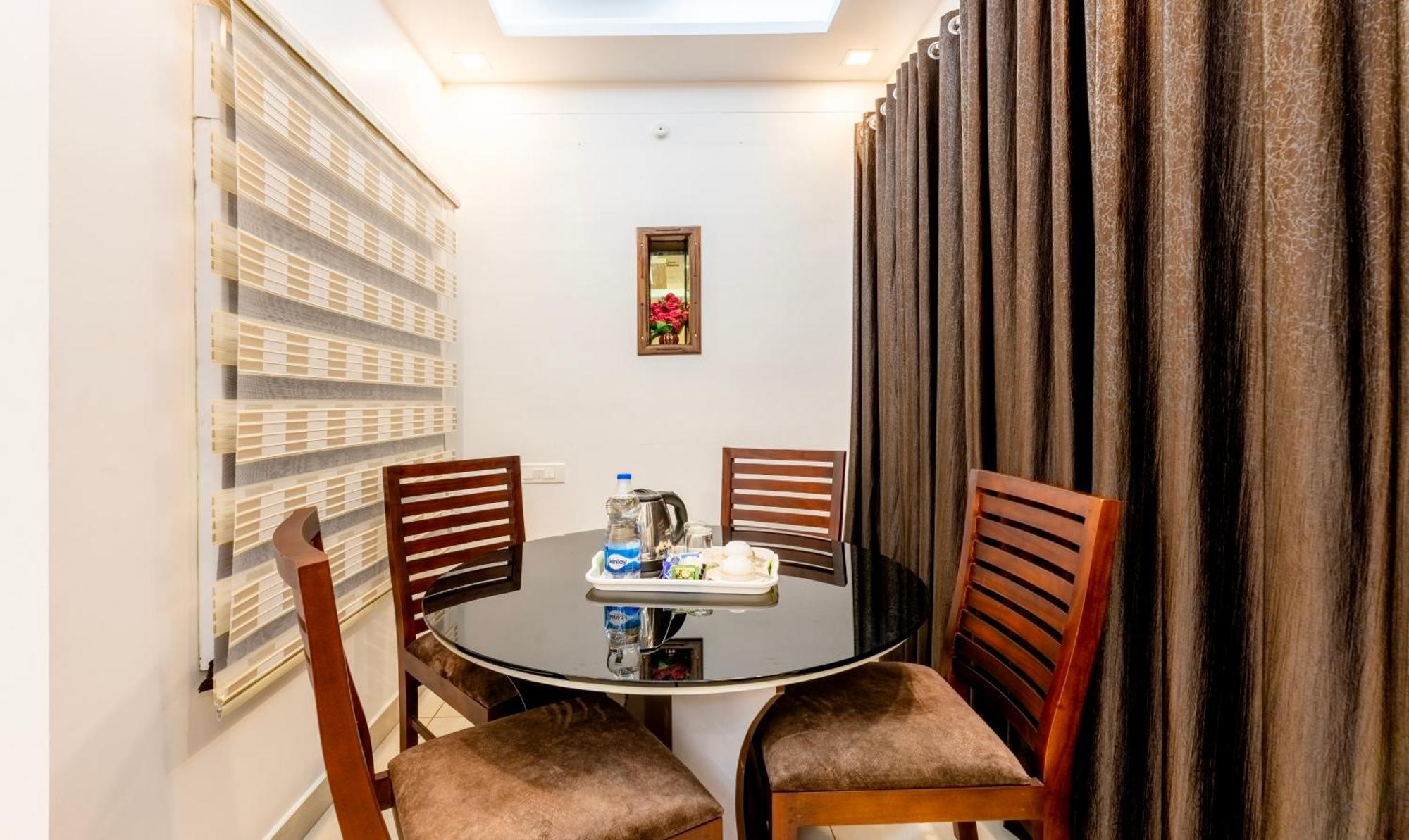 Treebo Premium Cochin Airport, 5 Min From Cochin Airport 호텔 Kochi 외부 사진