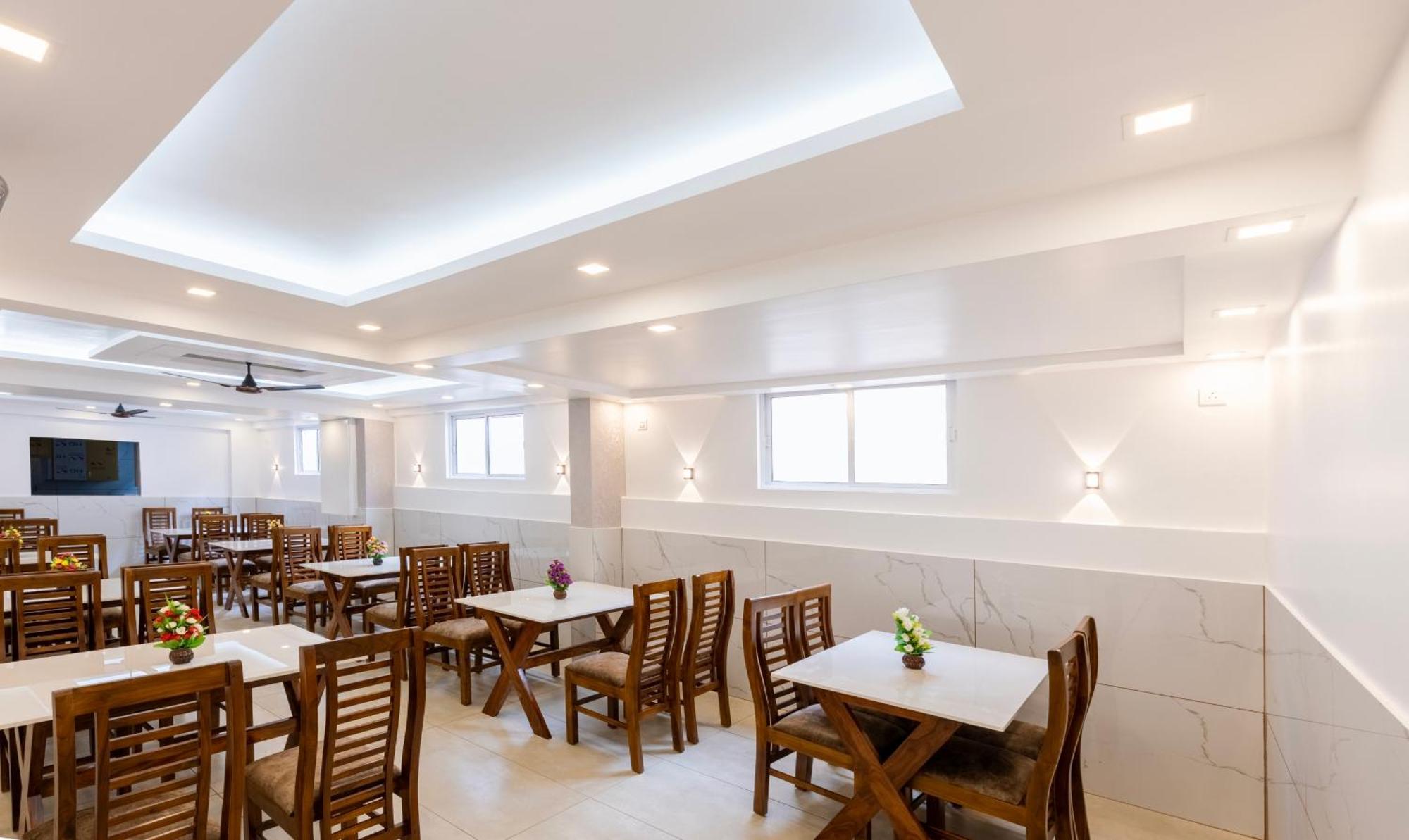 Treebo Premium Cochin Airport, 5 Min From Cochin Airport 호텔 Kochi 외부 사진